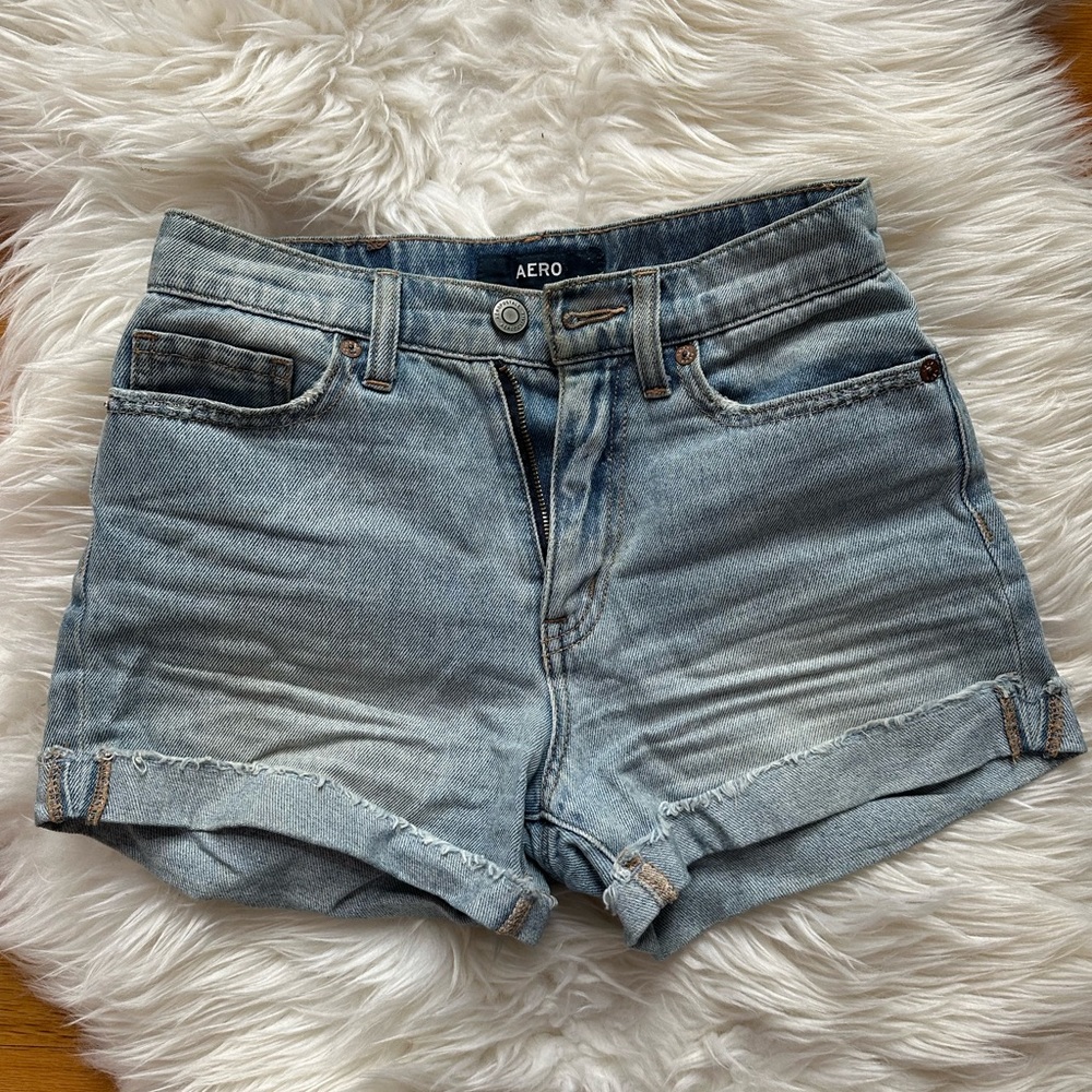 Aero mom shorts